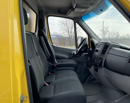 Желтый Мерседес Sprinter, объемом двигателя 2.1 л и пробегом 387 тыс. км за 23500 $, фото 11 на Automoto.ua