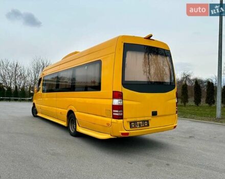 Желтый Мерседес Sprinter, объемом двигателя 2.99 л и пробегом 10 тыс. км за 50000 $, фото 3 на Automoto.ua