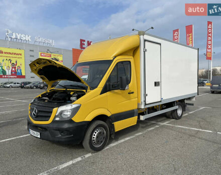 Желтый Мерседес Sprinter, объемом двигателя 2.1 л и пробегом 387 тыс. км за 23500 $, фото 1 на Automoto.ua