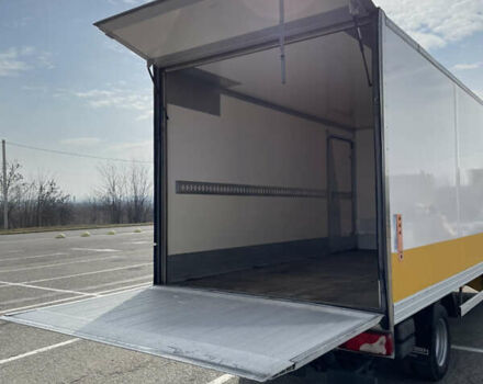 Желтый Мерседес Sprinter, объемом двигателя 2.1 л и пробегом 387 тыс. км за 23500 $, фото 22 на Automoto.ua