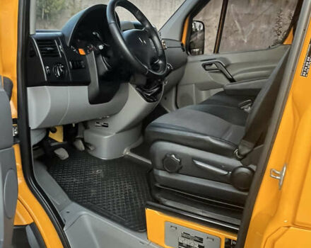 Жовтий Мерседес Sprinter, об'ємом двигуна 3 л та пробігом 310 тис. км за 21000 $, фото 10 на Automoto.ua