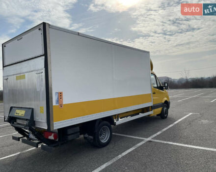 Желтый Мерседес Sprinter, объемом двигателя 2.1 л и пробегом 300 тыс. км за 22500 $, фото 8 на Automoto.ua