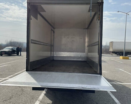 Желтый Мерседес Sprinter, объемом двигателя 2.1 л и пробегом 387 тыс. км за 23500 $, фото 21 на Automoto.ua