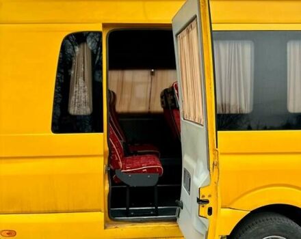Желтый Мерседес Sprinter, объемом двигателя 2.99 л и пробегом 10 тыс. км за 50000 $, фото 13 на Automoto.ua