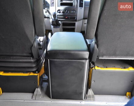 Желтый Мерседес Sprinter, объемом двигателя 2.14 л и пробегом 238 тыс. км за 17300 $, фото 27 на Automoto.ua