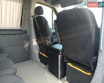 Желтый Мерседес Sprinter, объемом двигателя 2.14 л и пробегом 238 тыс. км за 14500 $, фото 14 на Automoto.ua