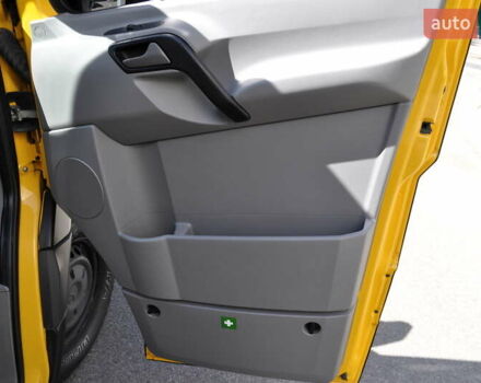 Желтый Мерседес Sprinter, объемом двигателя 2.14 л и пробегом 238 тыс. км за 17300 $, фото 55 на Automoto.ua