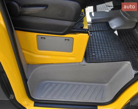 Желтый Мерседес Sprinter, объемом двигателя 2.14 л и пробегом 238 тыс. км за 17300 $, фото 53 на Automoto.ua