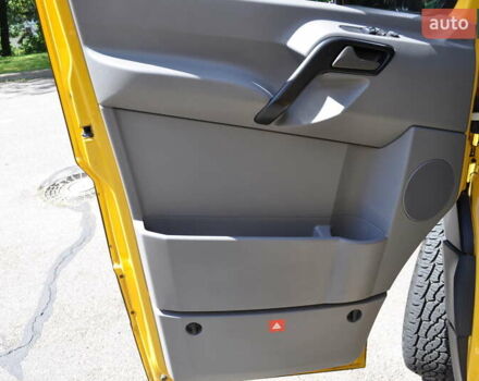 Желтый Мерседес Sprinter, объемом двигателя 2.14 л и пробегом 238 тыс. км за 17300 $, фото 65 на Automoto.ua