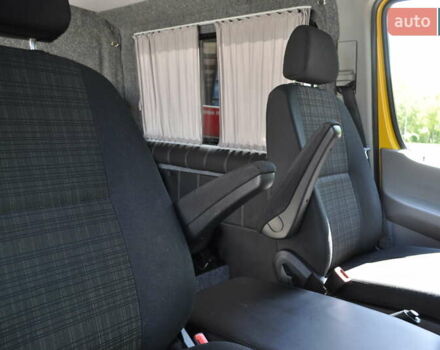 Желтый Мерседес Sprinter, объемом двигателя 2.14 л и пробегом 238 тыс. км за 17300 $, фото 58 на Automoto.ua