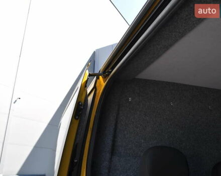 Желтый Мерседес Sprinter, объемом двигателя 2.14 л и пробегом 238 тыс. км за 17300 $, фото 43 на Automoto.ua