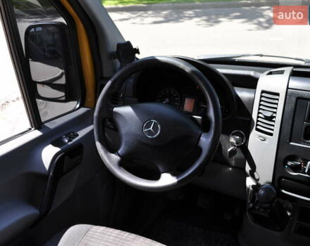 Желтый Мерседес Sprinter, объемом двигателя 2.14 л и пробегом 238 тыс. км за 17300 $, фото 36 на Automoto.ua