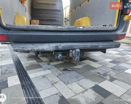 Желтый Мерседес Sprinter, объемом двигателя 2.14 л и пробегом 290 тыс. км за 19900 $, фото 17 на Automoto.ua