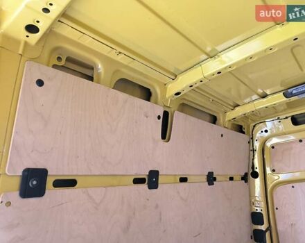 Желтый Мерседес Sprinter, объемом двигателя 2.14 л и пробегом 348 тыс. км за 26500 $, фото 5 на Automoto.ua