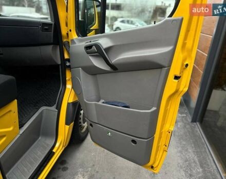 Желтый Мерседес Sprinter, объемом двигателя 2.14 л и пробегом 216 тыс. км за 19500 $, фото 34 на Automoto.ua