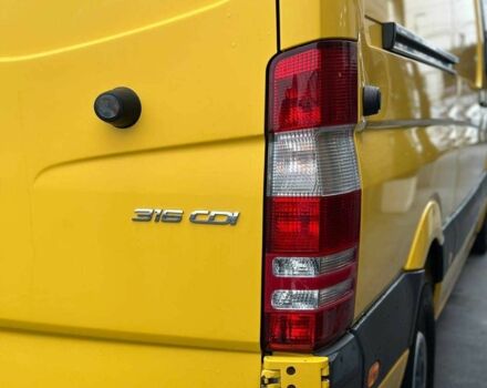 Желтый Мерседес Sprinter, объемом двигателя 2.1 л и пробегом 230 тыс. км за 19500 $, фото 23 на Automoto.ua