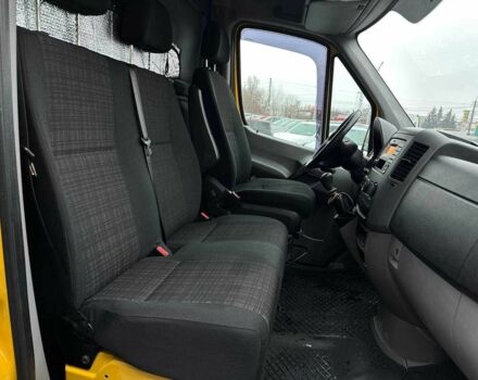 Желтый Мерседес Sprinter, объемом двигателя 2.1 л и пробегом 230 тыс. км за 19500 $, фото 12 на Automoto.ua