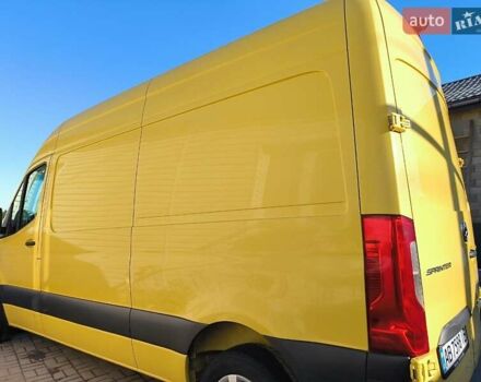 Желтый Мерседес Sprinter, объемом двигателя 2.14 л и пробегом 348 тыс. км за 26500 $, фото 12 на Automoto.ua