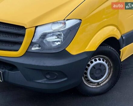 Желтый Мерседес Sprinter, объемом двигателя 2.14 л и пробегом 216 тыс. км за 19500 $, фото 3 на Automoto.ua