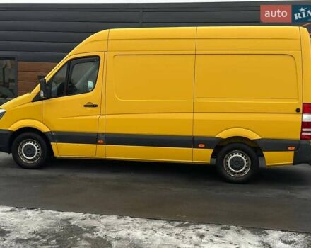 Желтый Мерседес Sprinter, объемом двигателя 2.14 л и пробегом 216 тыс. км за 19500 $, фото 11 на Automoto.ua