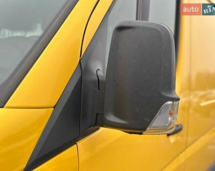 Желтый Мерседес Sprinter, объемом двигателя 2.14 л и пробегом 216 тыс. км за 19500 $, фото 5 на Automoto.ua
