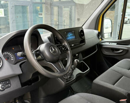 Желтый Мерседес Sprinter, объемом двигателя 2.14 л и пробегом 170 тыс. км за 25500 $, фото 18 на Automoto.ua