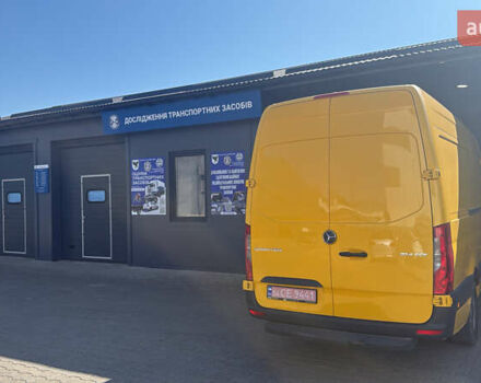 Желтый Мерседес Sprinter, объемом двигателя 2.14 л и пробегом 170 тыс. км за 25500 $, фото 8 на Automoto.ua