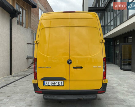 Желтый Мерседес Sprinter, объемом двигателя 2.14 л и пробегом 170 тыс. км за 25500 $, фото 14 на Automoto.ua