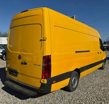 Желтый Мерседес Sprinter, объемом двигателя 2.14 л и пробегом 170 тыс. км за 25500 $, фото 28 на Automoto.ua
