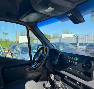 Желтый Мерседес Sprinter, объемом двигателя 2.14 л и пробегом 170 тыс. км за 25500 $, фото 6 на Automoto.ua