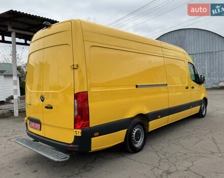 Желтый Мерседес Sprinter, объемом двигателя 2.2 л и пробегом 273 тыс. км за 26700 $, фото 13 на Automoto.ua