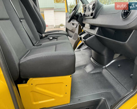 Желтый Мерседес Sprinter, объемом двигателя 2.2 л и пробегом 273 тыс. км за 26700 $, фото 34 на Automoto.ua