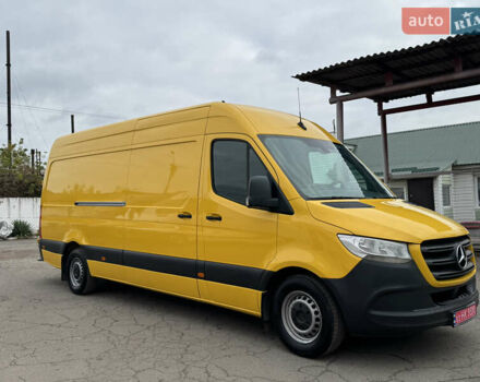 Желтый Мерседес Sprinter, объемом двигателя 2.2 л и пробегом 273 тыс. км за 26700 $, фото 9 на Automoto.ua