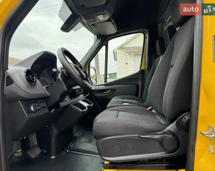Желтый Мерседес Sprinter, объемом двигателя 2.2 л и пробегом 273 тыс. км за 26700 $, фото 23 на Automoto.ua