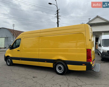 Желтый Мерседес Sprinter, объемом двигателя 2.2 л и пробегом 273 тыс. км за 26700 $, фото 17 на Automoto.ua