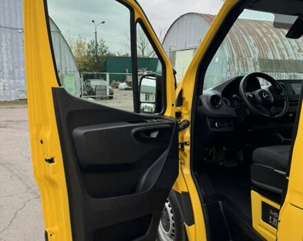 Желтый Мерседес Sprinter, объемом двигателя 2.2 л и пробегом 273 тыс. км за 26700 $, фото 19 на Automoto.ua