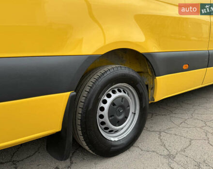 Желтый Мерседес Sprinter, объемом двигателя 2.2 л и пробегом 273 тыс. км за 26700 $, фото 14 на Automoto.ua