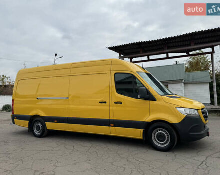 Желтый Мерседес Sprinter, объемом двигателя 2.2 л и пробегом 273 тыс. км за 26700 $, фото 10 на Automoto.ua