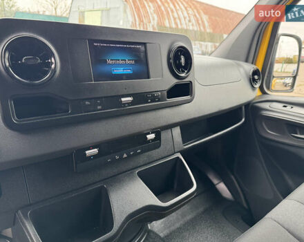 Желтый Мерседес Sprinter, объемом двигателя 2.2 л и пробегом 273 тыс. км за 26700 $, фото 27 на Automoto.ua