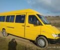 Желтый Мерседес Sprinter, объемом двигателя 2.3 л и пробегом 430 тыс. км за 4999 $, фото 1 на Automoto.ua