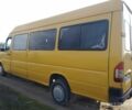 Желтый Мерседес Sprinter, объемом двигателя 2.3 л и пробегом 430 тыс. км за 4999 $, фото 2 на Automoto.ua