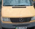 Желтый Мерседес Sprinter, объемом двигателя 2.3 л и пробегом 240 тыс. км за 4500 $, фото 1 на Automoto.ua