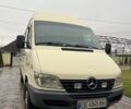 Желтый Мерседес Sprinter, объемом двигателя 2.15 л и пробегом 150 тыс. км за 7500 $, фото 1 на Automoto.ua