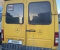 Желтый Мерседес Sprinter, объемом двигателя 2.2 л и пробегом 980 тыс. км за 2800 $, фото 2 на Automoto.ua