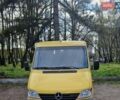 Желтый Мерседес Sprinter, объемом двигателя 2.7 л и пробегом 62 тыс. км за 9300 $, фото 1 на Automoto.ua