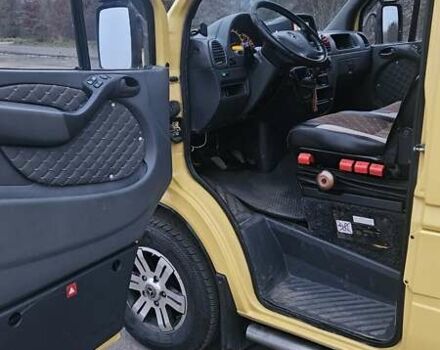 Желтый Мерседес Sprinter, объемом двигателя 2.69 л и пробегом 110 тыс. км за 11000 $, фото 9 на Automoto.ua