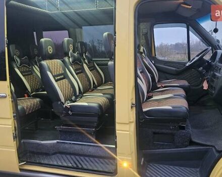 Желтый Мерседес Sprinter, объемом двигателя 2.69 л и пробегом 110 тыс. км за 11000 $, фото 13 на Automoto.ua