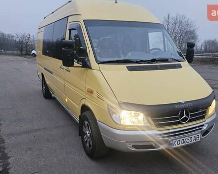 Желтый Мерседес Sprinter, объемом двигателя 2.69 л и пробегом 110 тыс. км за 11000 $, фото 8 на Automoto.ua