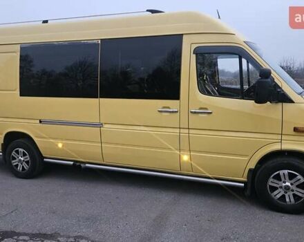 Желтый Мерседес Sprinter, объемом двигателя 2.69 л и пробегом 110 тыс. км за 11000 $, фото 5 на Automoto.ua