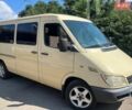 Желтый Мерседес Sprinter, объемом двигателя 2.15 л и пробегом 370 тыс. км за 9800 $, фото 1 на Automoto.ua